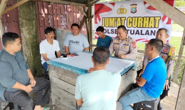 Mendengarkan Keluhan Warga Kp.Pinang Sebatang Saat Pelaksanaan Jumat Curhat