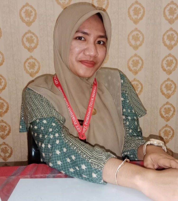 Kepala Puskesmas Kubu Rohil dr. Hizzul Tingkatkan Pelayanan dengan Menyediakan Minuman Herbal Gratis