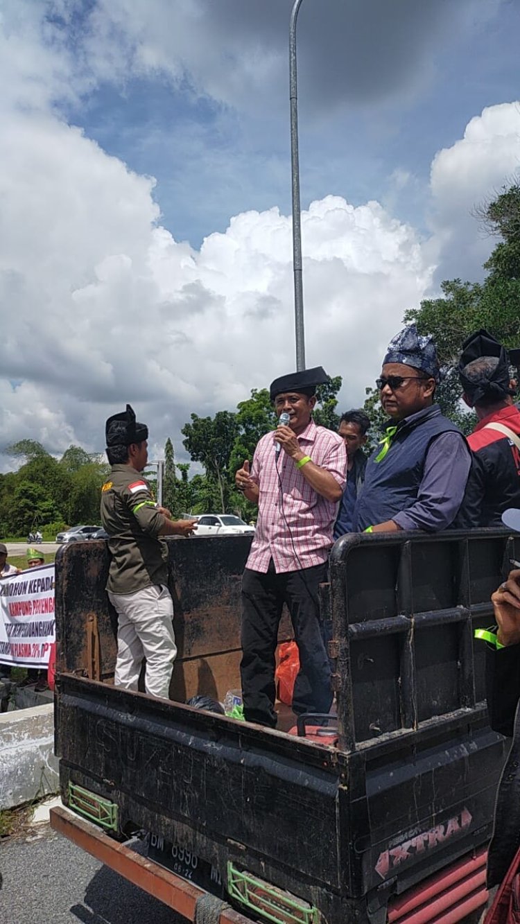 Masyarakat Dan APTMR Sambangi Pengadilan Siak, Meminta Kepastian Hukum atas Tanah Mereka  Yang Di Kuasai oleh PT. Triomas Forestry Development Indonesia