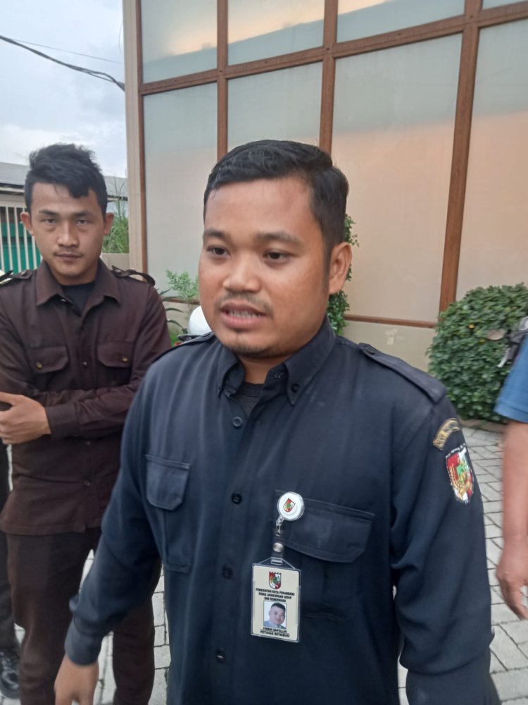 Heboh!!!  Petugas Retribusi Gadungan  Memalsukan Indentitas dan Tanda Tangan Kadis DLHK Kota Pekanbaru