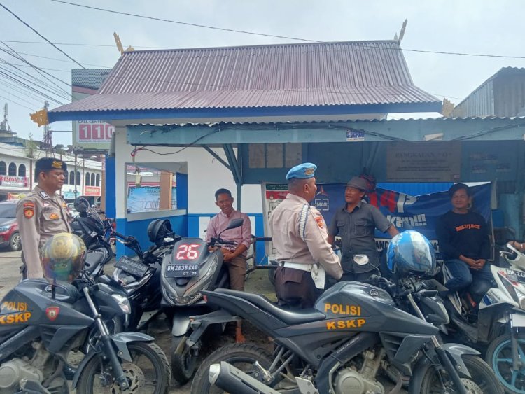 Polsek KSKP Giat Melakukan Patroli Dialogis Menjelang Pemilu, Menyasar Pangkalan Ojek di Wilayah Pelabuhan