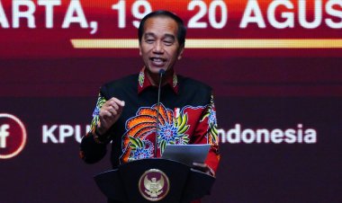 Panglima TNI Dampingi Presiden RI Joko Widodo pada Rapat Konsolidasi Nasional KPU 2024