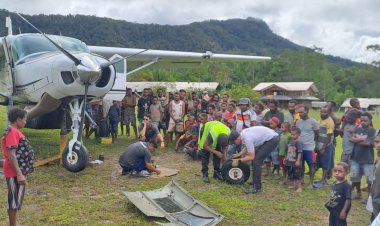Insiden Ban Pecah, Satgas Yonif 641/Bru Amankan Pesawat Susi Air di Bandara Apalapsili
