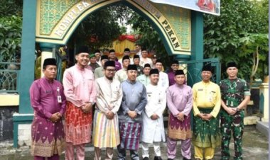 Wakil Ketua DPRD Pekanbaru Ginda Burnama Hadiri Ziarah Makam Marhum Pekan dan Bahas Pahlawan Nasional