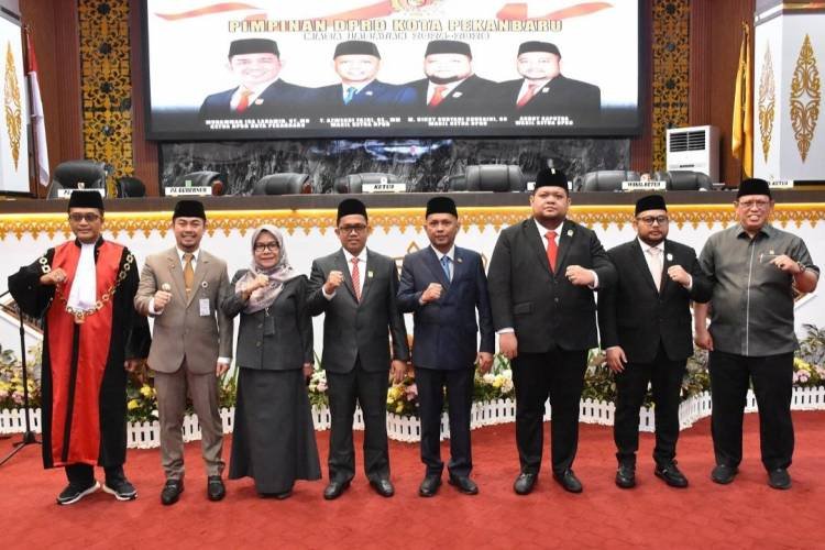 Pimpinan DPRD Kota Pekanbaru Periode 2024-2029 Resmi Dilantik