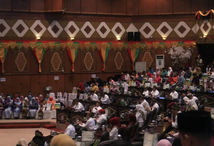 Tengku Azwendi Fajri Dorong Sinergi dalam Rapat Paripurna HUT ke-67 Provinsi Riau