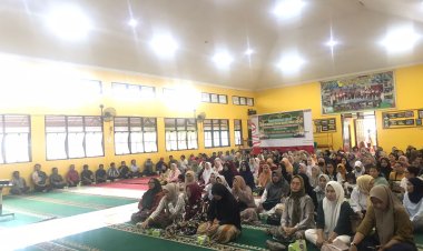 Komite SMP Negeri 1 Teluk Kuantan Gelar Pertemuan Perdana dengan Wali Murid di Aula SMA N 1 Teluk Kuantan