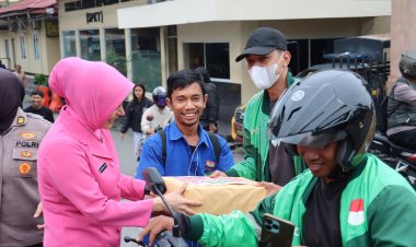 Polresta Pekanbaru Gelar Baksos untuk Ojek Online 