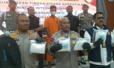 Selundupkan Sabu 12,8 Kg Dari Malaysia, Kurir Jaringan Internasional di Tangkap