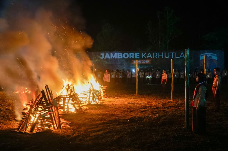 Malam Api Unggun Jambore Kerhutla Riau 2025, Simbol Menjaga Kelestarian Hutan.