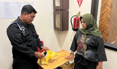Penyelundupan HP dan Handsfree oleh Pengunjung Digagalkan Petugas Lapas Kelas IIA Pekanbaru