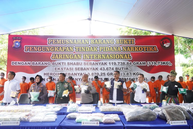 Barang Bukti Narkoba Hasil Pengungkapan 3 Bulan Terakhir Dimusnahkan Polda Riau