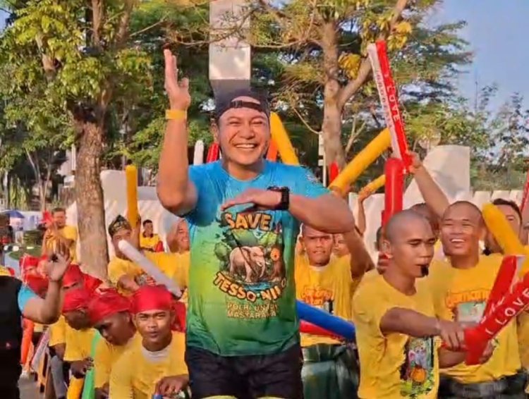 Kapolda Riau Ikut Peragakan 'Aura Farming' Pacu Jalur, Hadirkan Budaya Lokal di CFD