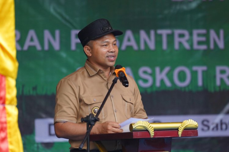 Baznas Riau dan Gubri Wahid Salurkan Bantuan di Hari Mangrove Sedunia