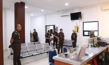 Hari Pertama Menjalankan Tugas, Kajati Riau Tinjau Sarana Prasarana Kantor