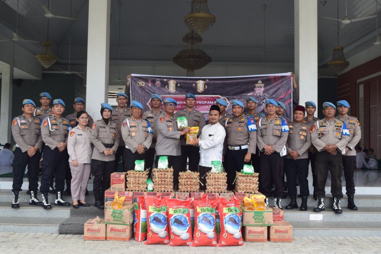 Gelar Bakti Sosial di Pondok Pesantren Nurul Azhar, Wujud Bhakti Bidpropam Polda Riau ke Masyarakat