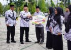 Pemprov Riau Beri Hadiah Umrah untuk Tiga Guru Berprestasi