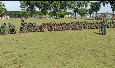 Babinsa Sragen Tanamkan Nilai Pancasila Lewat Sosialisasi Makna Garuda kepada Siswa SMK